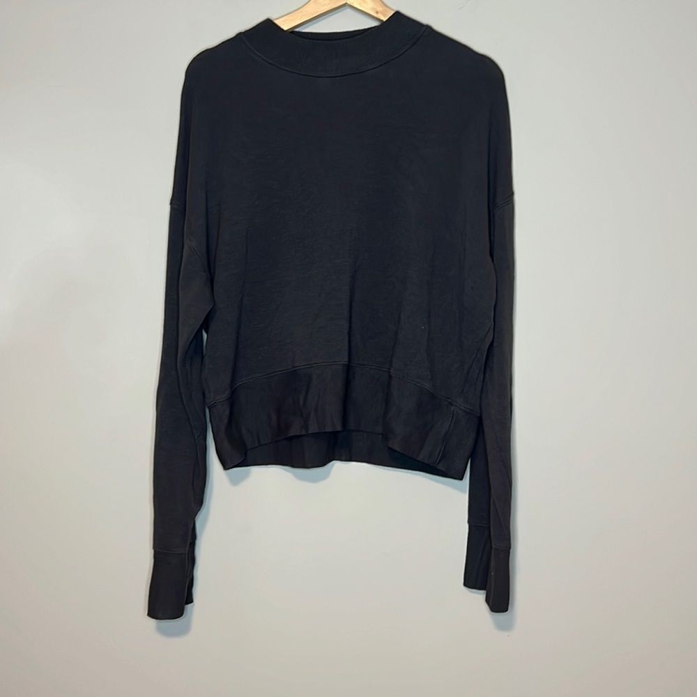 𝅺FABLETICS - Mock Turtleneck Sweatshirt - Size L - Used